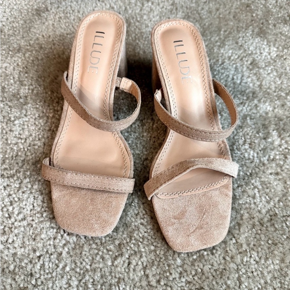 Women's Tan Suede Sandals